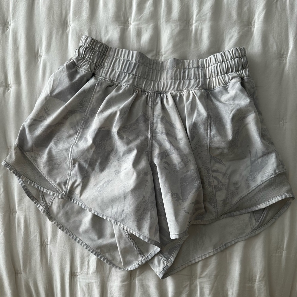 Lululemon Hotty Hot shorts size 4